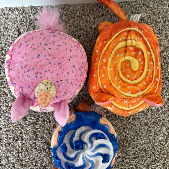 Cookeez Makery Freezy Cakez plushes - Picture 2 of 5